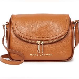 Marc Jacobs The Groove Leather Messenger Bag in Smoked Almond M0016931